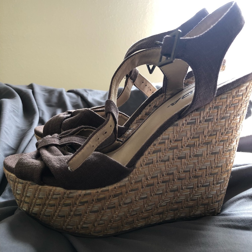NWOT Soda wedges
